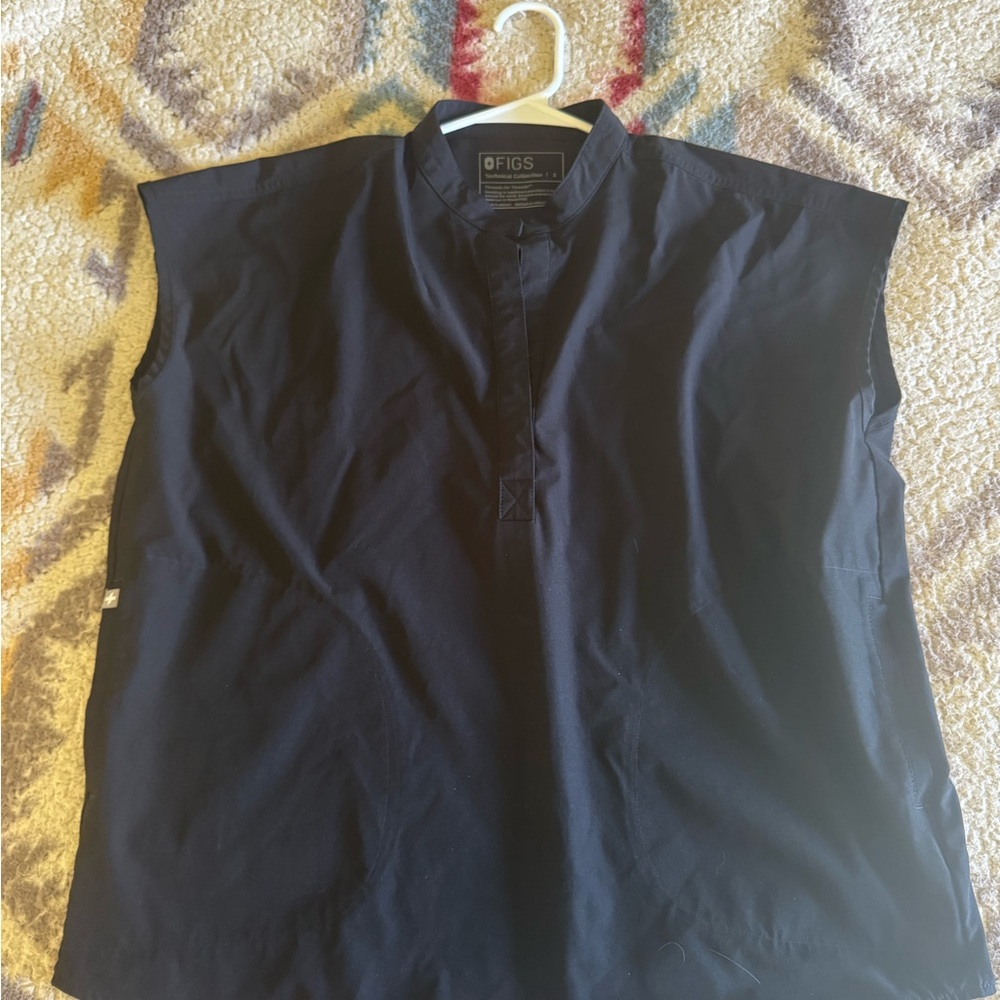 FIGS Black Shirt